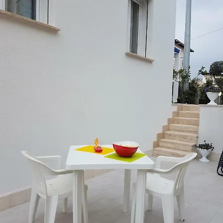 Azzurra Feriehus Alcamo Marina